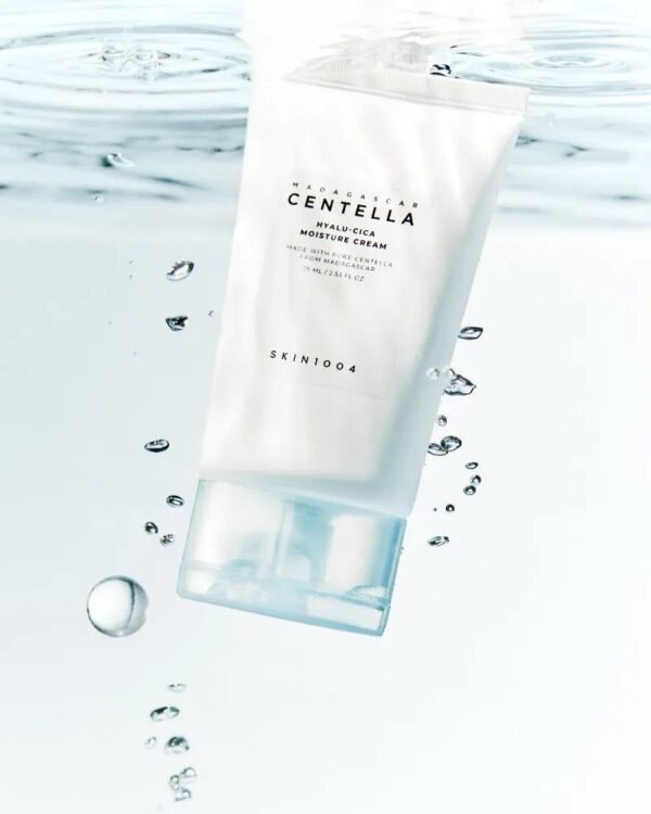 img_0453 كريم (Hyalu-Cica) من SKIN1004 هو مرطب خفيفl لكل انواع البشره