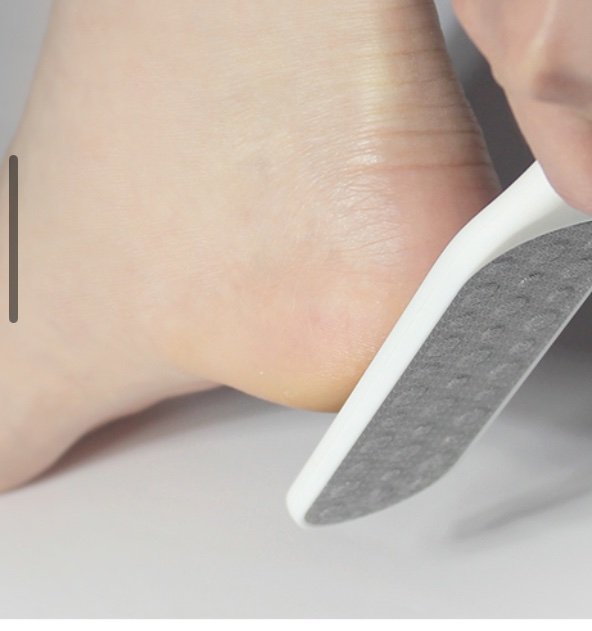 PRETTYSKIN Foot Calluses Home Care Set ✨
كت العنايه بالقدمين لازاله التشققات