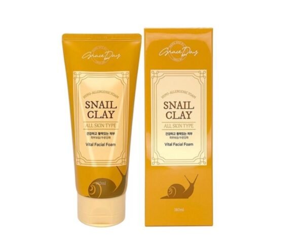 للبشره العاديه و المختلطه و الجافه Grace Day Snail Clay Vital Facial Foam
